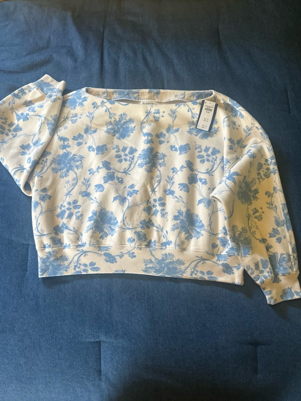 Abercrombie & Fitch Cream Sweatshirt with Light Blue Floral Print